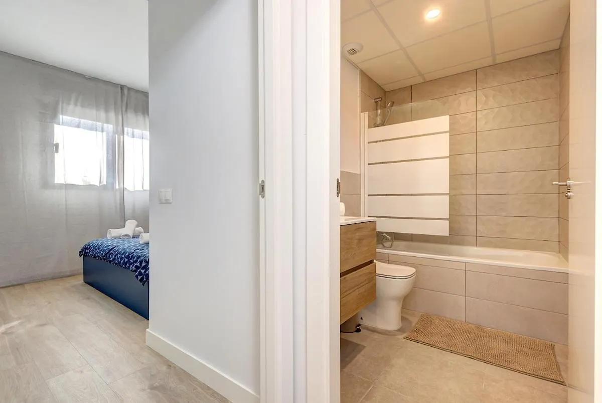 Charming 2 Bedroom Flat In Estepona 0*,