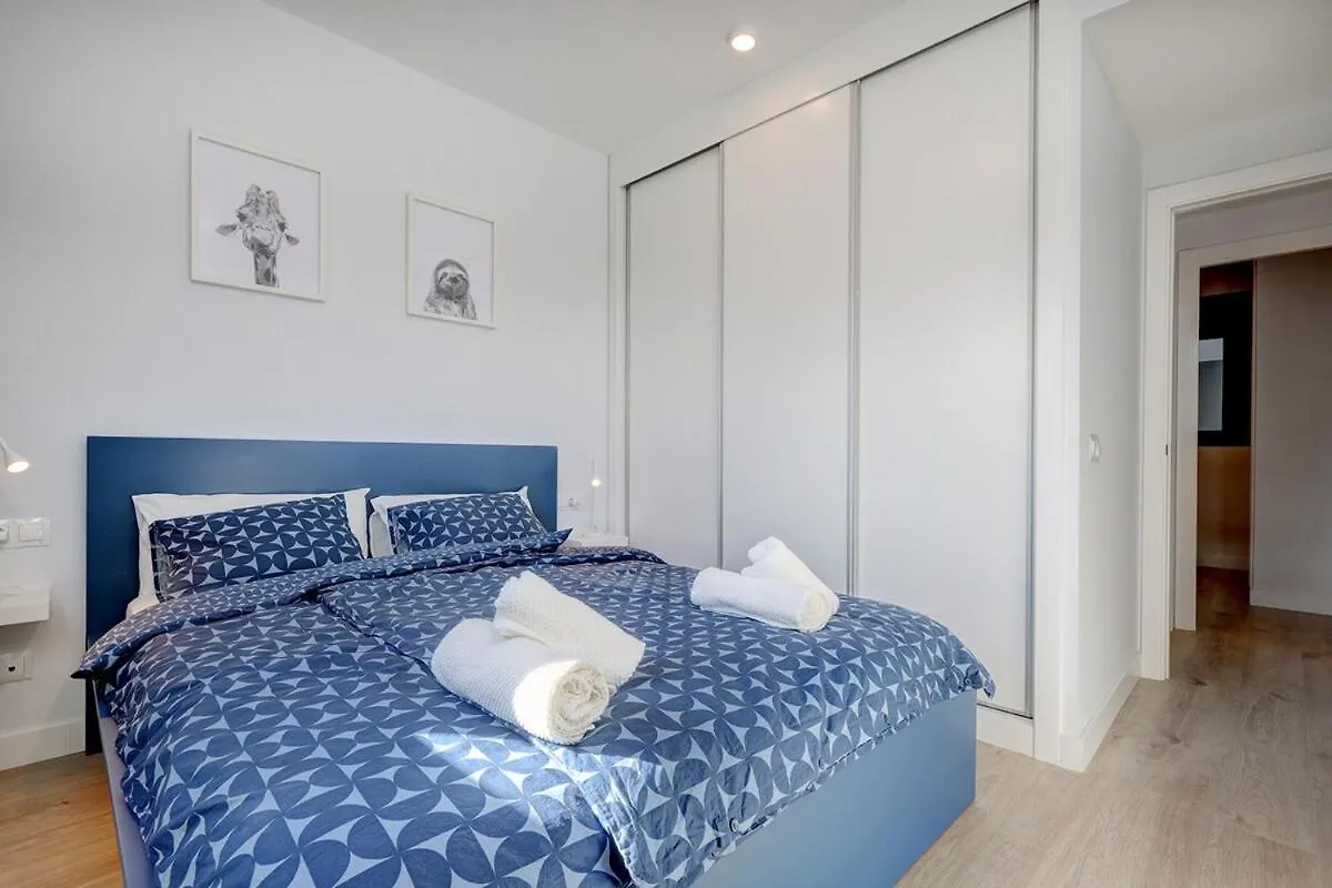 Charming 2 Bedroom Flat In Estepona Spain