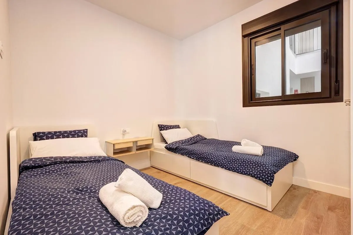 Charming 2 Bedroom Flat In Estepona Spain