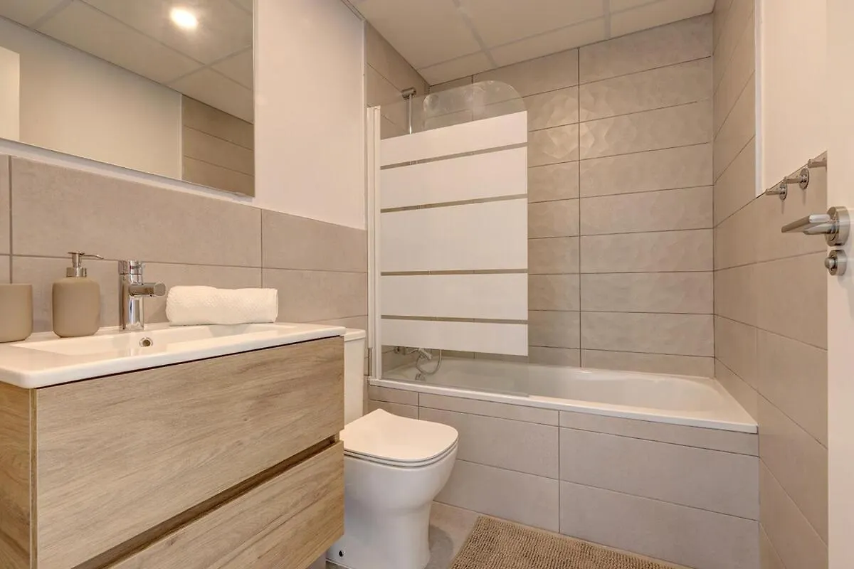 Charming 2 Bedroom Flat In Estepona Apartment